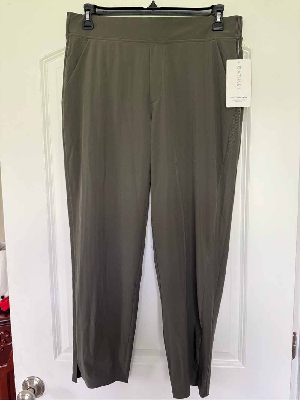 NWT Athleta  Brooklyn Ankle Pants , Jungle green, Cropped Ankle Pants